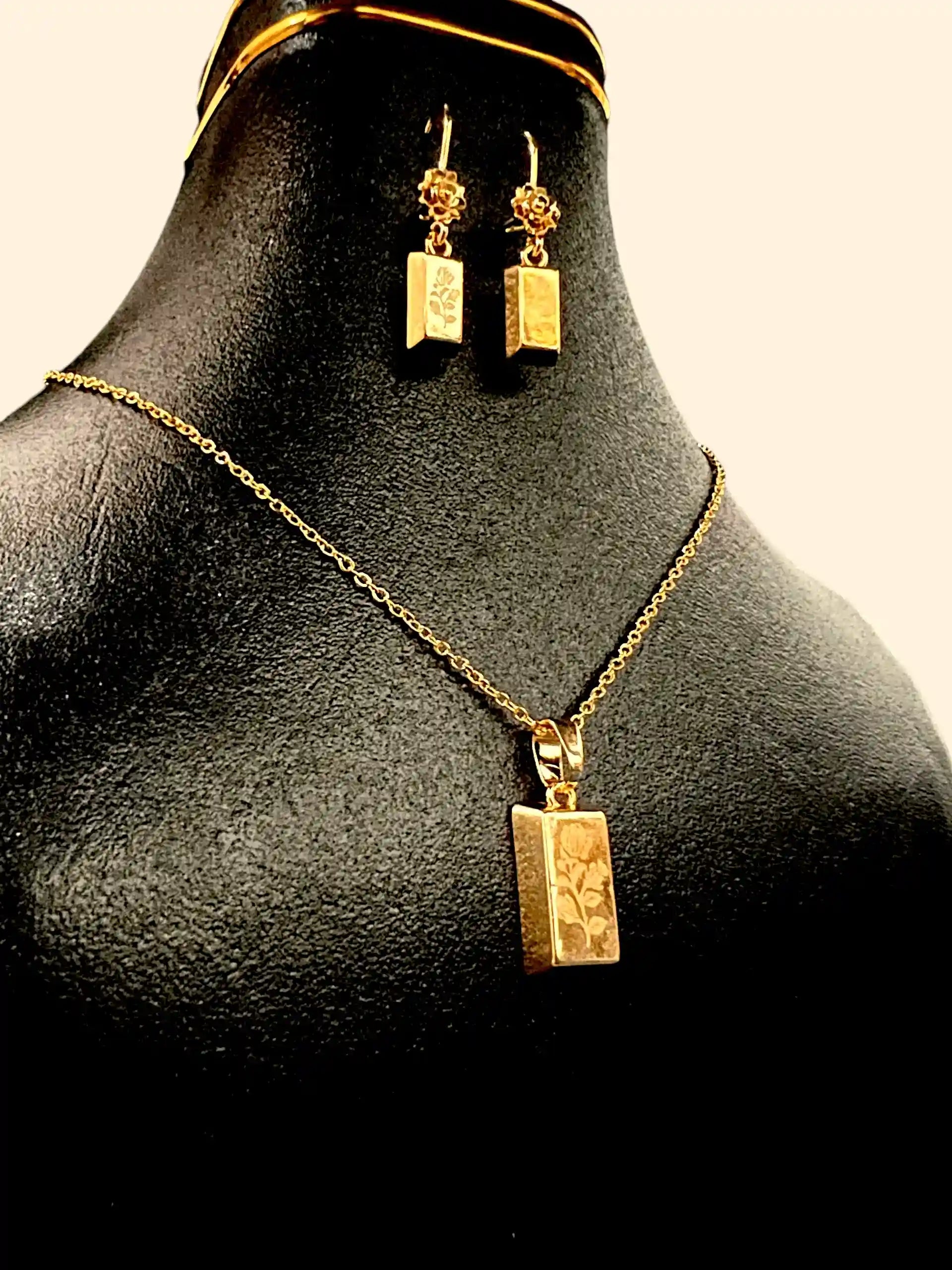 Gold-Plated Floral Pendant & Earrings Set – Elegant Rose Design Jewelry for Women | Yumi Jewels